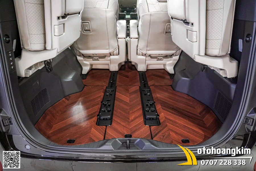 Sàn Vân Gỗ Divine Hoạ Tiết Xương Cá Trên Toyota Alphard  - Ảnh 1
