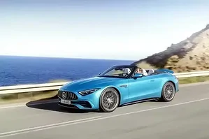 hang-loat-xe-sang-mercedes-tai-viet-nam-tang-gia-ban