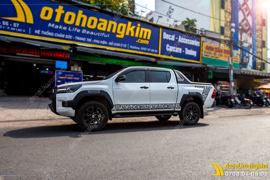 Tem Xe Toyota Hilux - THI025 - Ảnh 1