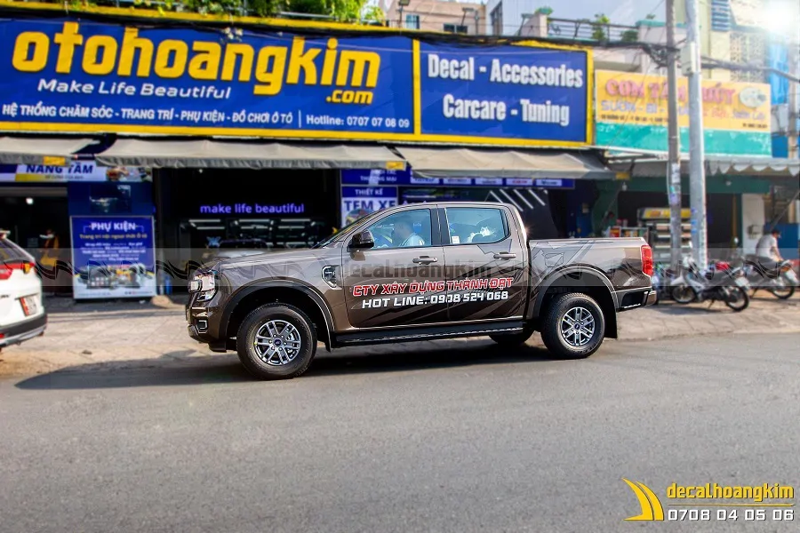 Dán Quảng Cáo Trên Xe Ô Tô - DQC273 - Ảnh 1