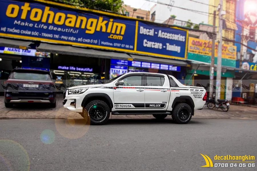 Tem Xe Toyota Hilux - THI035 - Ảnh 1