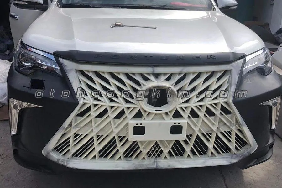 Body Kit Toyota Fortuner 21 - Ảnh 1