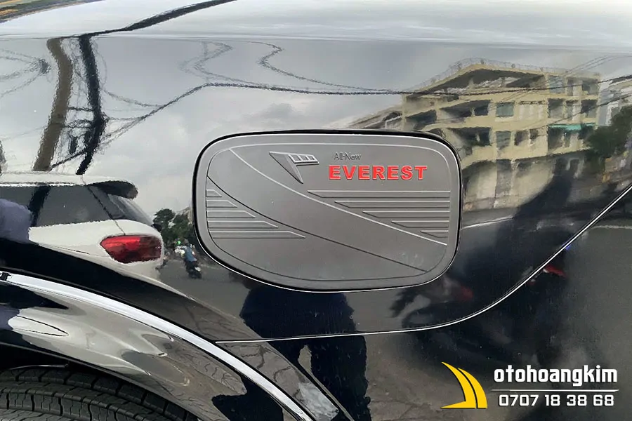 Nắp xăng Ford Everest 2022 đen - Ảnh 1