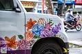 Dán tem quảng cáo EC Van - Hoa Yêu Thương rực rỡ sắc màu 
 - ảnh 3