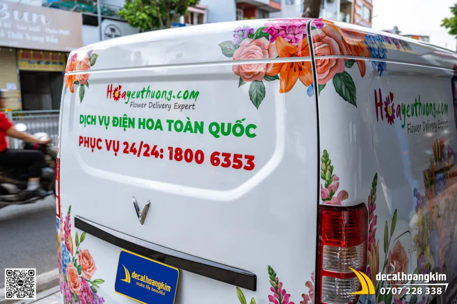Dán tem quảng cáo EC Van - Hoa Yêu Thương rực rỡ sắc màu 
 - Ảnh 1