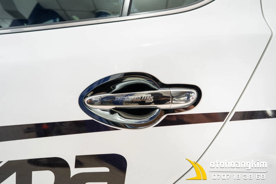 Tay cửa Mazda 3 2017 Titan đen - Ảnh 1