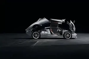 pagani-huayra-codalunga-dau-tien-duoc-ban-giao-cho-khach-hang