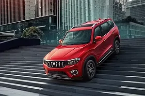 mau-suv-hot-khach-dat-mua-phai-doi-den-giua-nam-2024-moi-co-xe