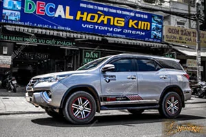 Tem Xe Toyota Fortuner - TFO008