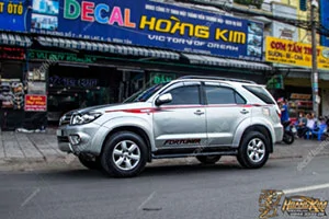 Tem Xe Toyota Fortuner - TFO030