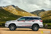 Tem Xe Toyota Fortuner - TFO102