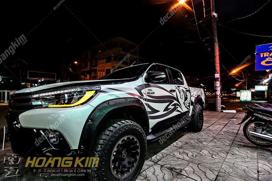 Tem Xe Toyota Hilux - THI001 - Ảnh 1