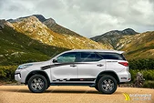 Tem Xe Toyota Fortuner - TFO105