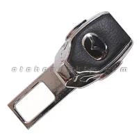 Khuy đai an toàn Mazda cặp nhỏ