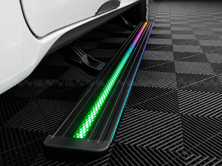 Bậc Lên Xuống Điện Innova 2016+ 2 Viền Led  - Ảnh 1