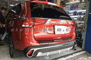 Ôp cản sau Mitsubishi Outlander