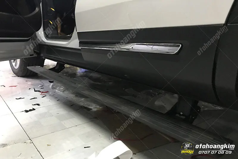 Bệ bước chân tự động Ford Explorer - Ảnh 4
