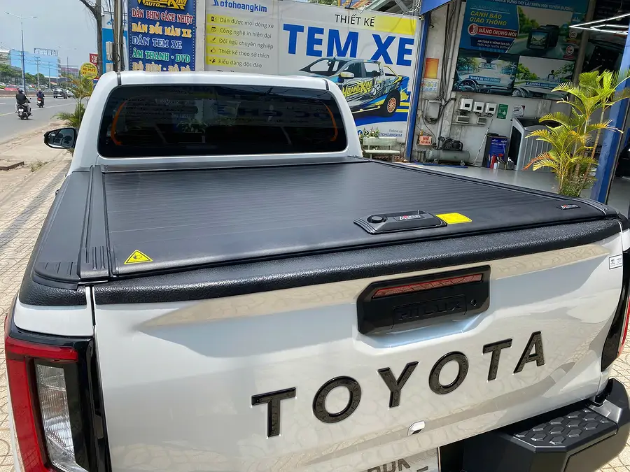 Nắp thùng cuộn cơ Anpha Hilux Revo 2022 - 2026  - Ảnh 1
