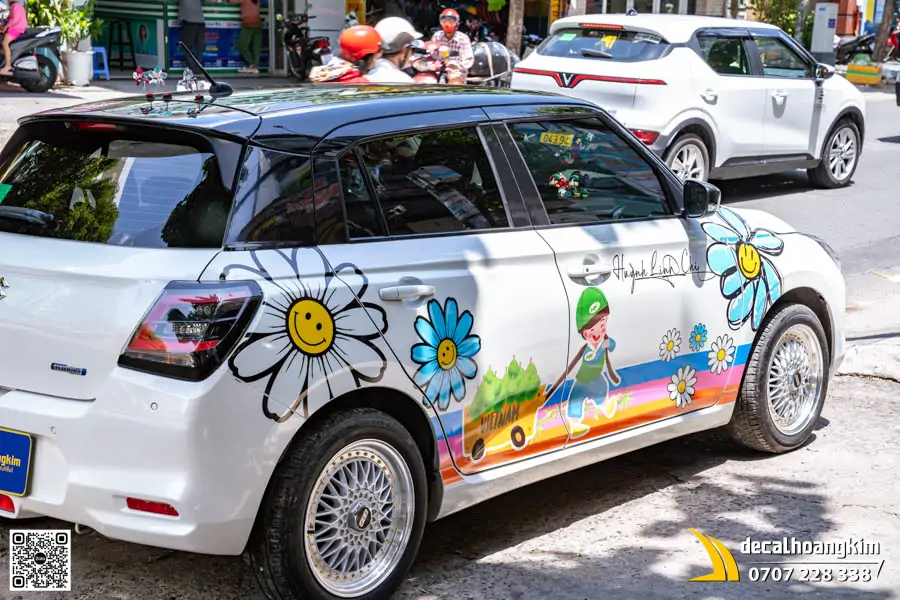 Tem decal thiết kế xe Suzuki Swift - Mẫu hoa hướng dương 
 - Ảnh 1