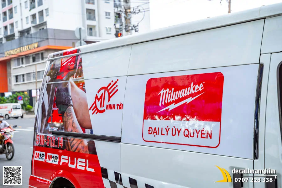 Tem quảng cáo xe Transit thương hiệu Milwaukee 
 - Ảnh 8
