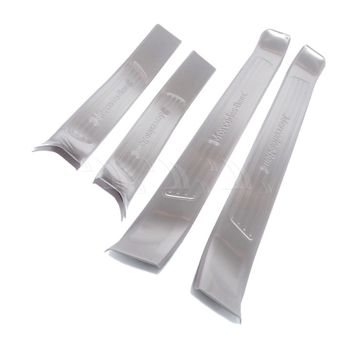 Nẹp bước chân trong Mercedes C [2006-2020] - Ảnh 1