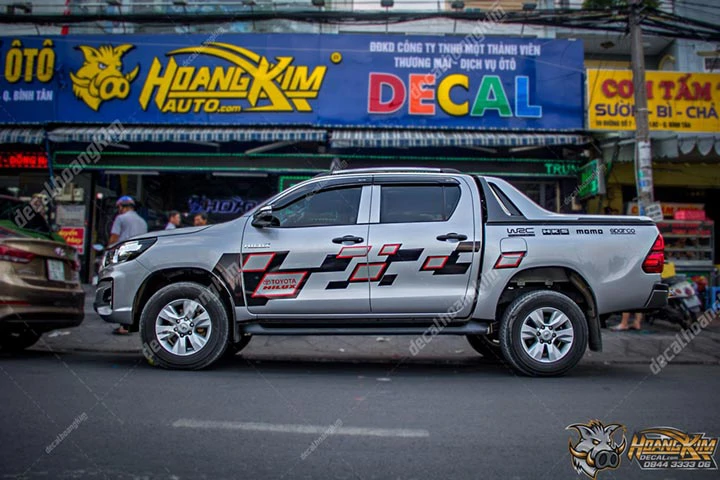 Tem Xe Toyota Hilux - THI009 - Ảnh 1