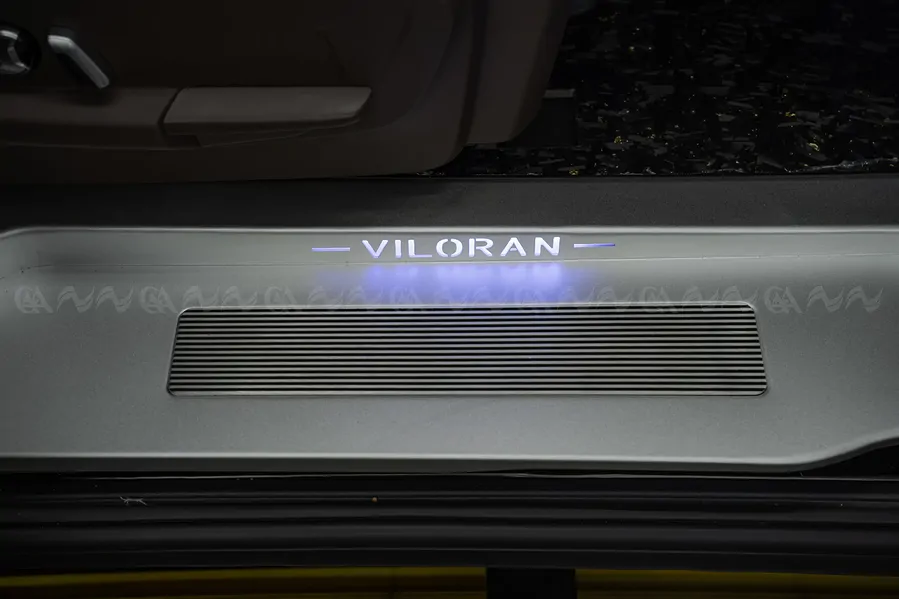  Nẹp bước chân trong + ngoài Viloran inox có đèn   - Ảnh 4