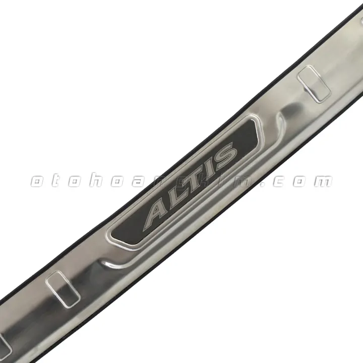 Chống trầy cốp sơn Toyota Altis 2022 inox - Ảnh 2