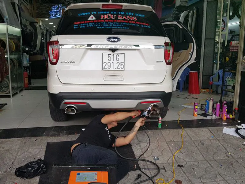 ĐỘ PÔ Ford Explorer - Ảnh 1