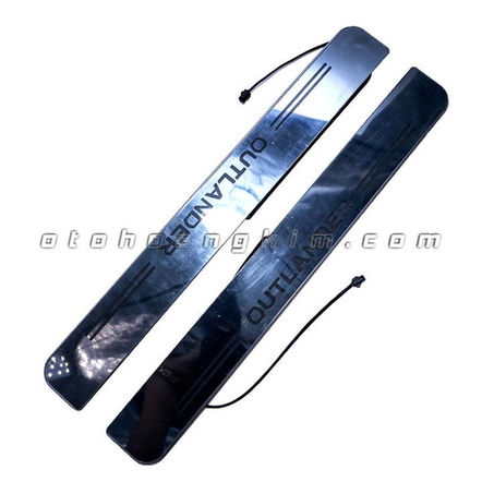 Nẹp bước chân ngoài Mitsubishi Outlander [2016-2020] led - Ảnh 3