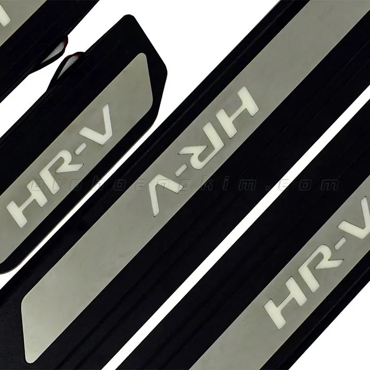 Nẹp bước chân ngoài Honda Hrv [2018-2020] có đèn nhựa đen - Ảnh 2