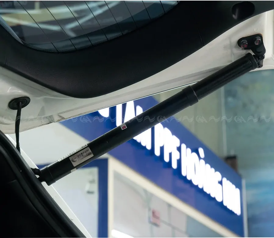 Ty cốp điện Camry 2025 - Ảnh 2