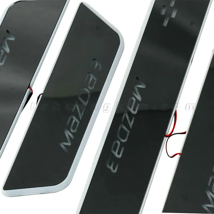 Nẹp bước chân ngoài Mazda 3 [2015-2020] có đèn cao cấp - Ảnh 2