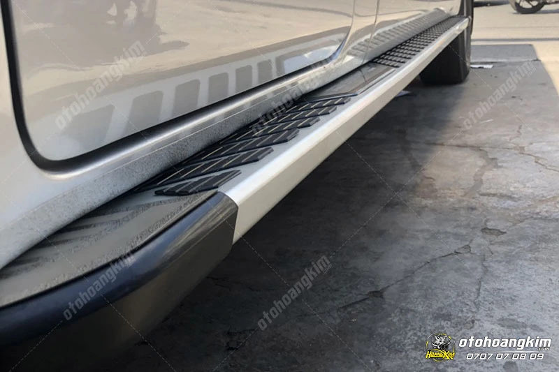 Bệ bước chân Hyundai Solati - Ảnh 1