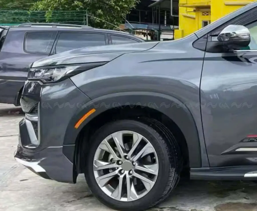 Ốp cua lốp Innova Cross 2023+ phản quang vàng - Ảnh 4