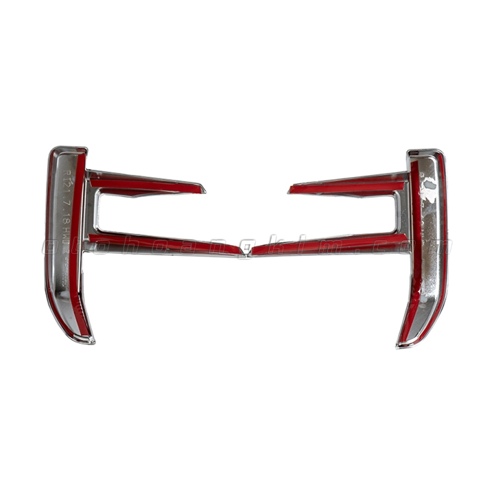 Viền Đèn Gầm Sau Toyota Raize - Ảnh 1