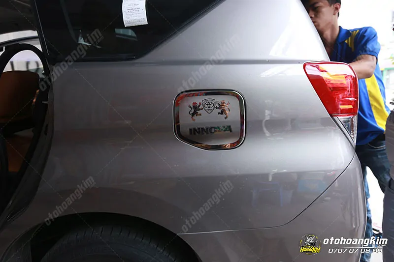 Nắp xăng Toyota Innova [2016-2021] inox - Ảnh 4