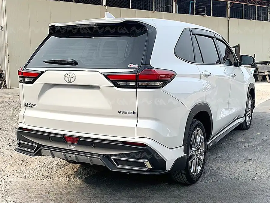 Body kit Innova 2023+ Zenix sau - Ảnh 4