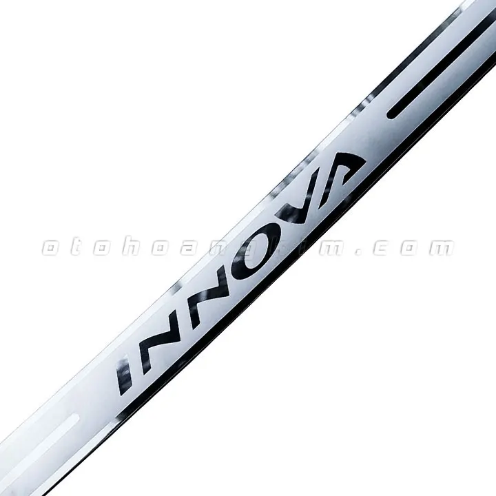 Chống trầy cốp sơn Toyota Innova [2006-2015] - Ảnh 2