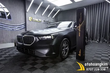 Dán PPF AVERY Supreme Xtreme Satin Xe BMW 320i