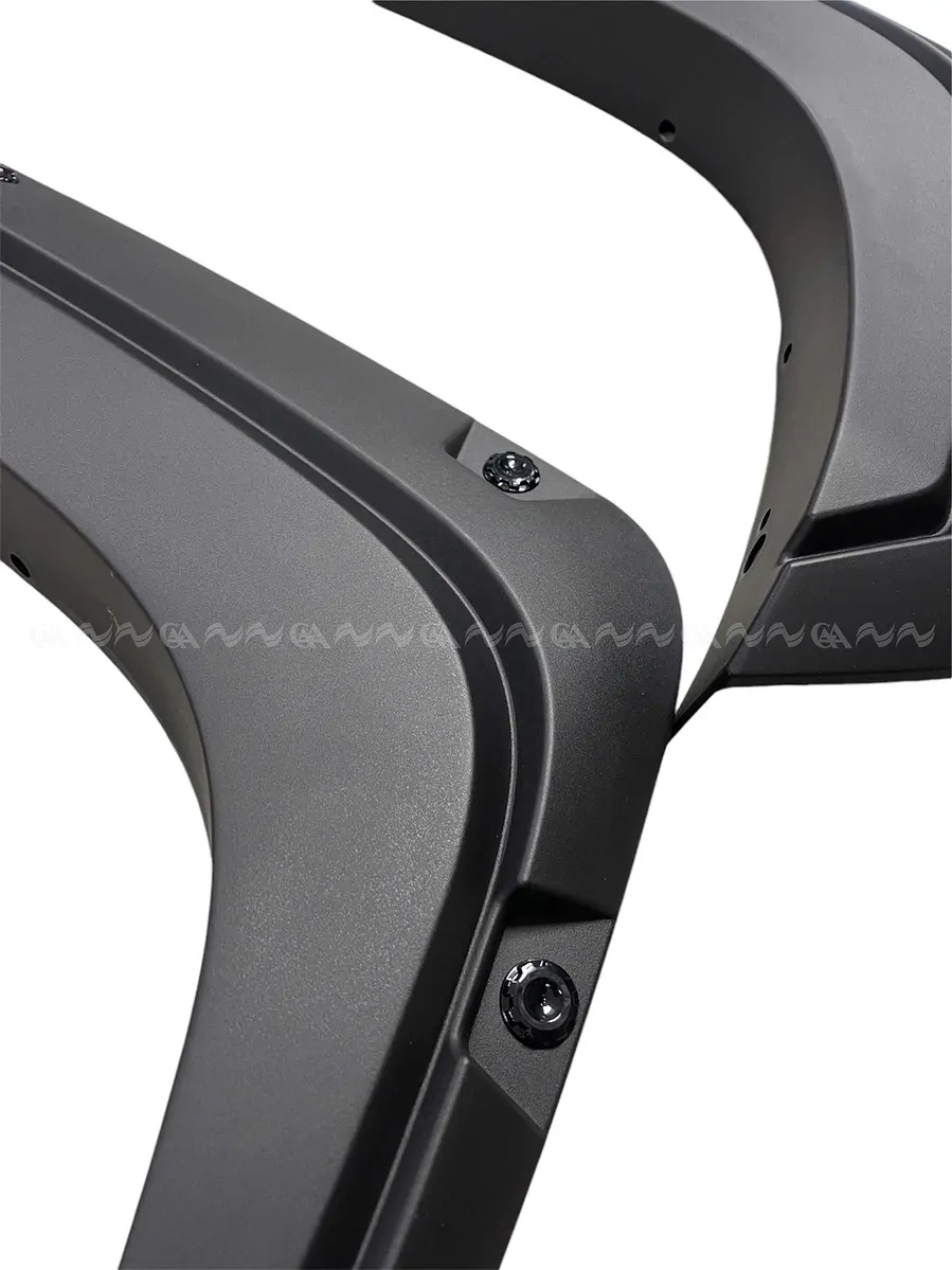 Ốp cua lốp Triton 2024 mẫu đinh - Ảnh 2