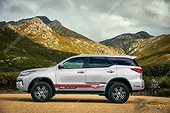 Tem Xe Toyota Fortuner - TFO017