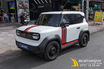 Tem xe Vinfast VF3 - Mẫu tem sọc đen đỏ thể thao