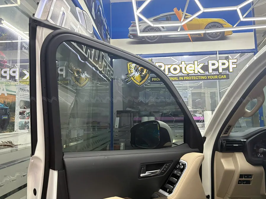 Phim cách nhiệt 3M CR BLK 15 kính hông cho Land Cruiser - Ảnh 1