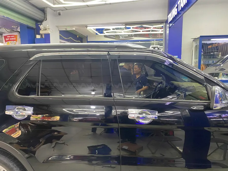 Vè Che Mưa Explorer 2019 Viền Inox Cao Cấp  - Ảnh 3