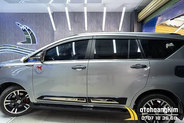 Nẹp sườn Toyota Innova 2017+ đen