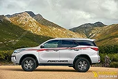 Tem Xe Toyota Fortuner - TFO121