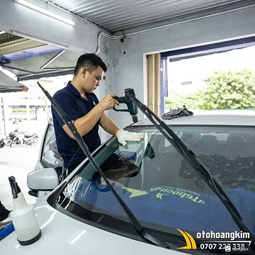 Dán phim cách nhiệt xe Limo Green