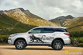 Tem Xe Toyota Fortuner - TFO122