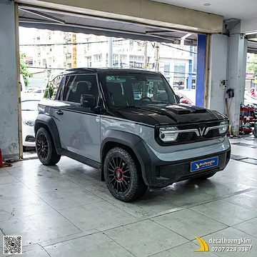 VF3 xám dán đổi màu đen bóng nửa thân trên (kiểu maybach)